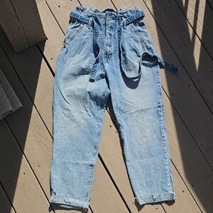 Abercrombie And Fitch Light Blue Denim Mom Jeans Size 26/2